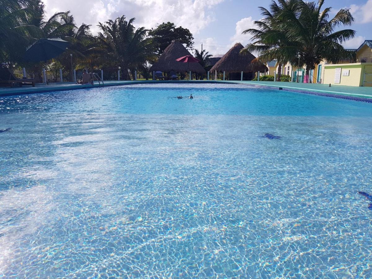 Royal Caribbean Resort San Pedro  Esterno foto
